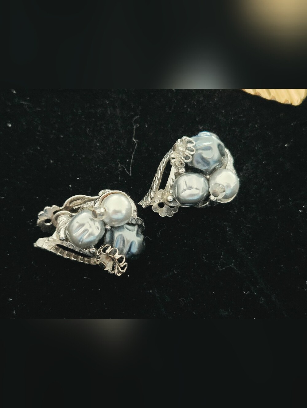 Silver-Tone Gray Pearl Cluster Clip Earrings